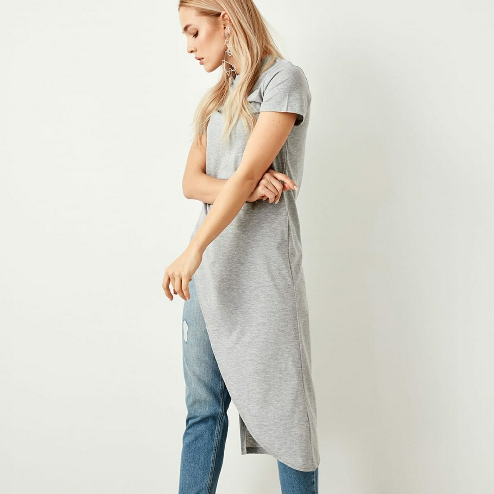Gray asymmetric knitted blouse
